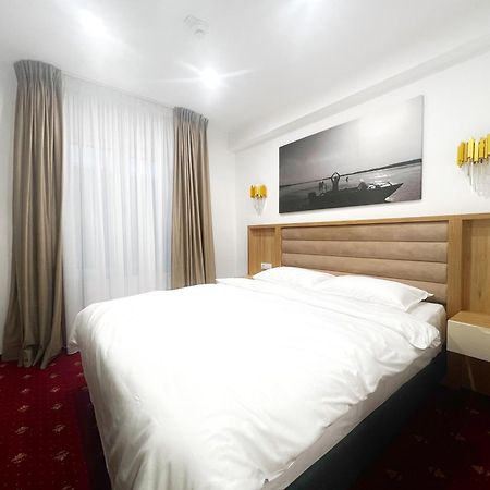 Mimi Hotel Corabia Екстер'єр фото