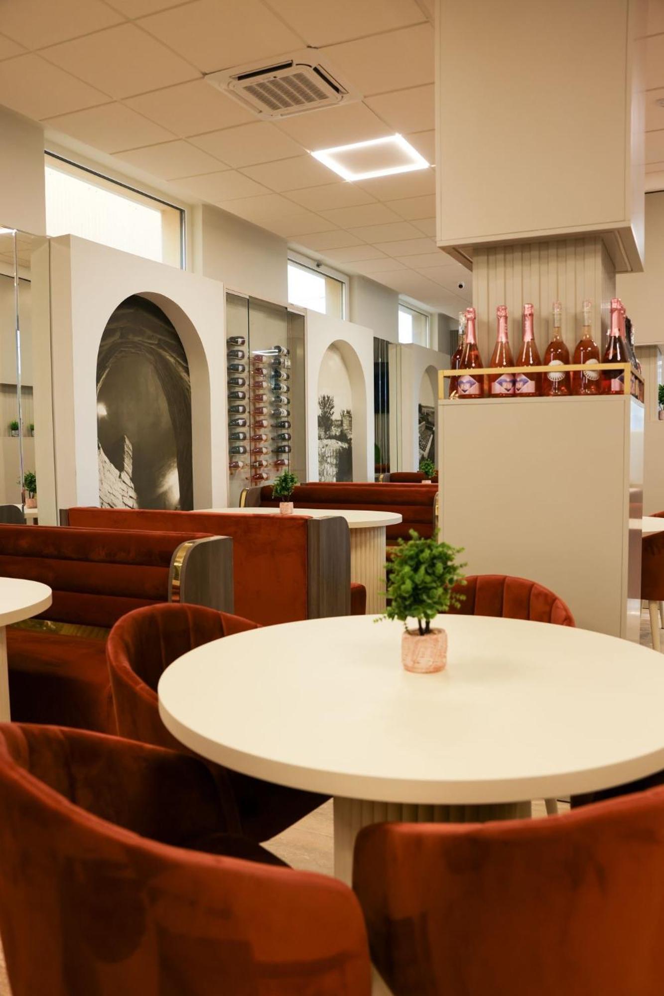 Mimi Hotel Corabia Екстер'єр фото