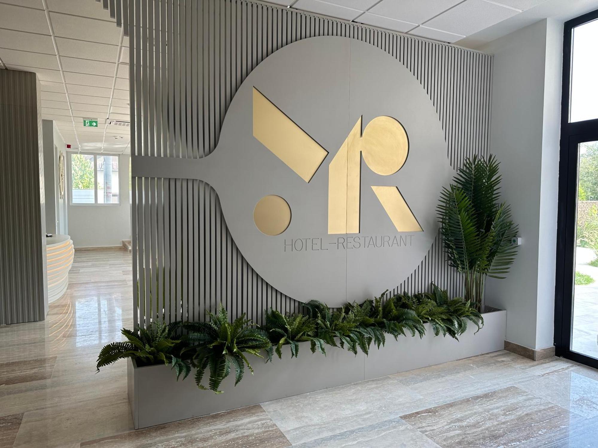 Mimi Hotel Corabia Екстер'єр фото